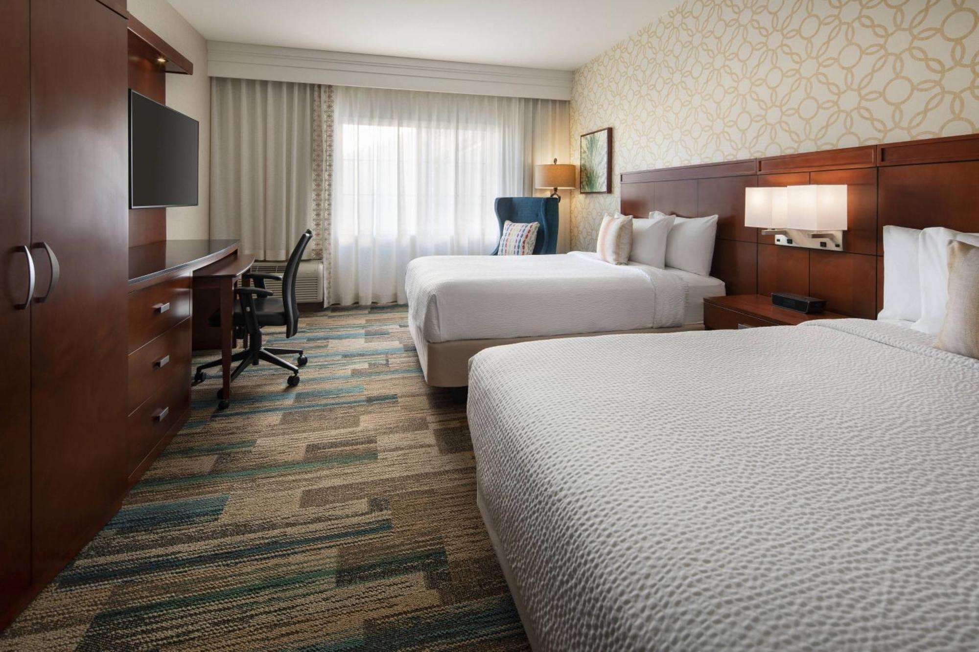 Courtyard By Marriott Santa Barbara Hotel Goleta