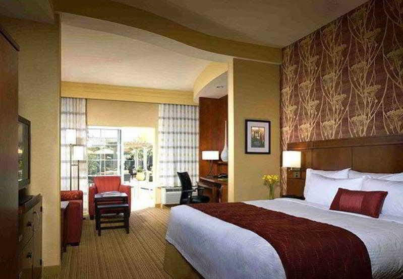 Courtyard By Marriott Santa Barbara